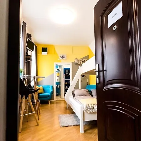 Miniart-carefully Designed-stylish-danube-vaci Str Apartment
